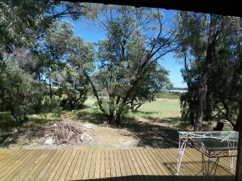 2776 Old Coast Rd, Lake Clifton WA 6215