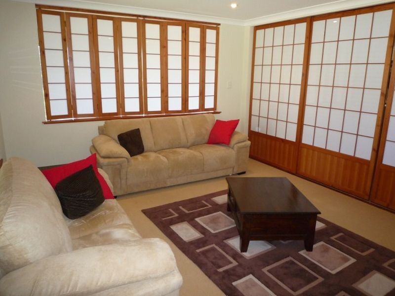 72 Pebble Beach Boulevarde, Meadow Springs WA 6210