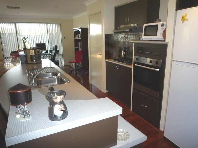 72 Pebble Beach Boulevarde, Meadow Springs WA 6210