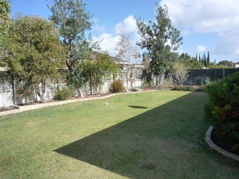 72 Pebble Beach Boulevarde, Meadow Springs WA 6210