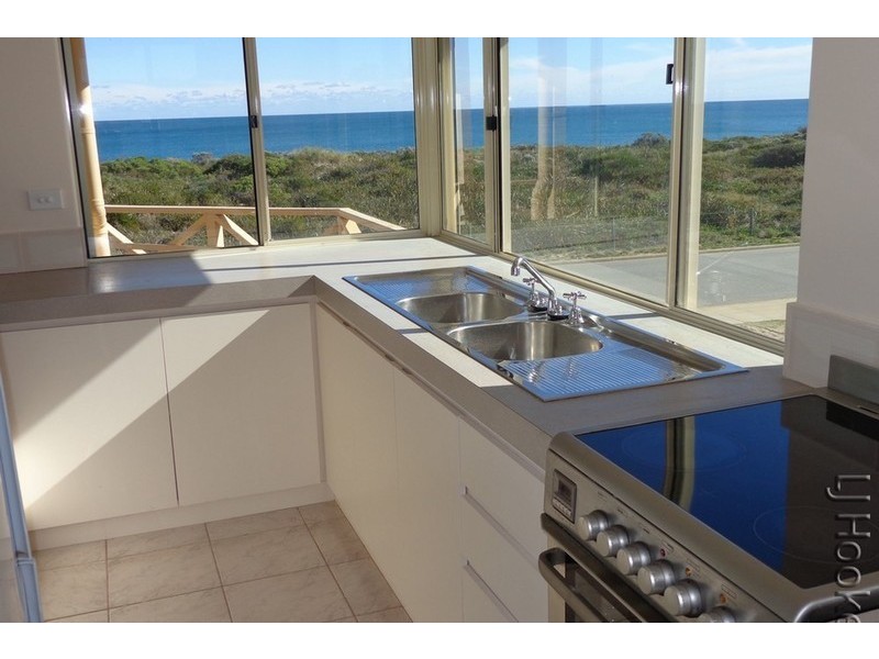 38 Sabina Drive, Madora Bay WA 6210