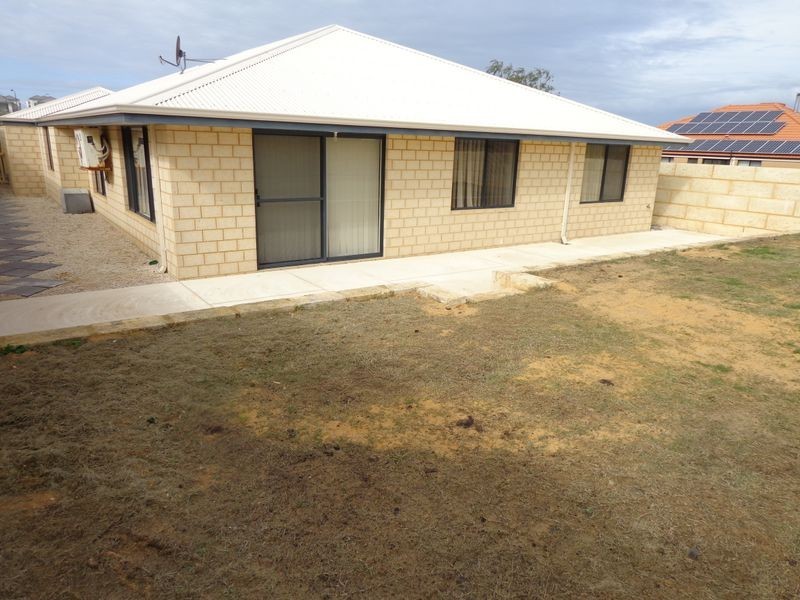 8 Conch Way, Wannanup WA 6210