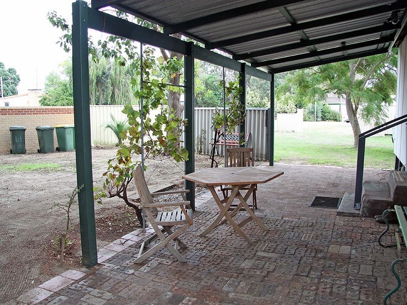 17 Beacham Street, Coodanup WA 6210
