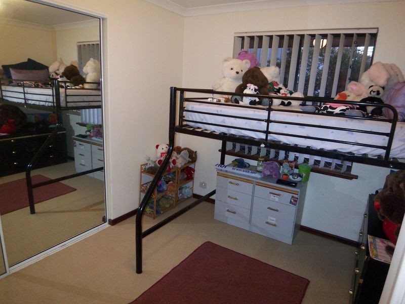 3 Gleneagles Place, Halls Head WA 6210