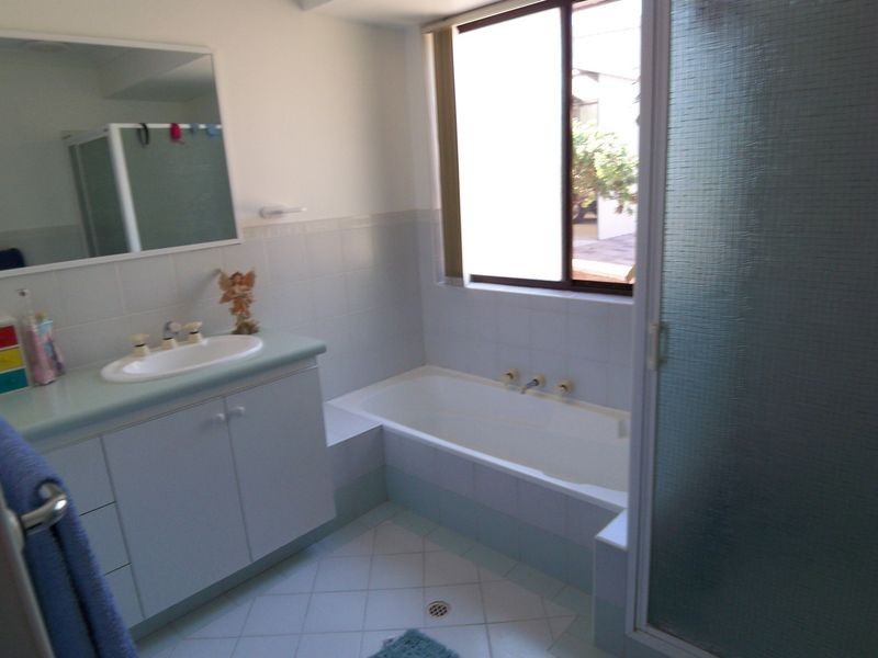 3 Gleneagles Place, Halls Head WA 6210
