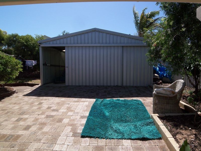 3 Gleneagles Place, Halls Head WA 6210