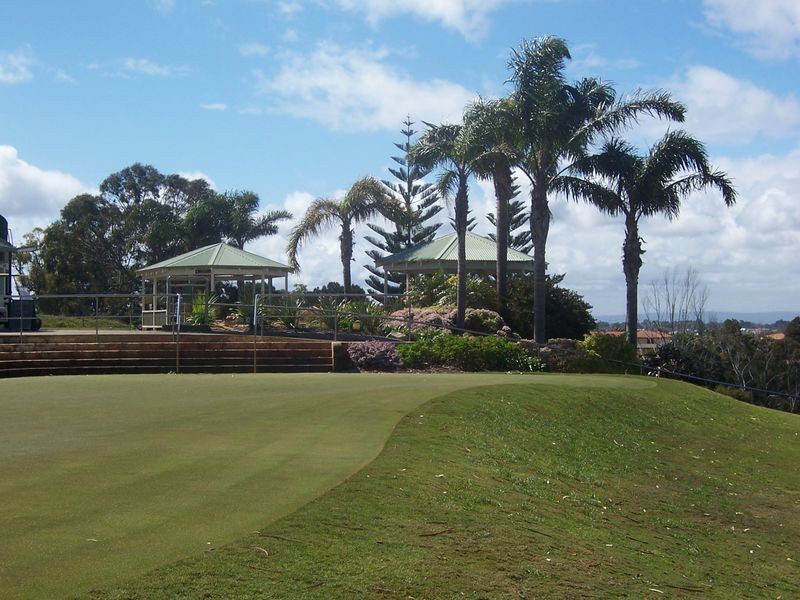 3 Gleneagles Place, Halls Head WA 6210