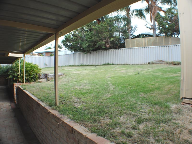 17 Amulla Court, Halls Head WA 6210