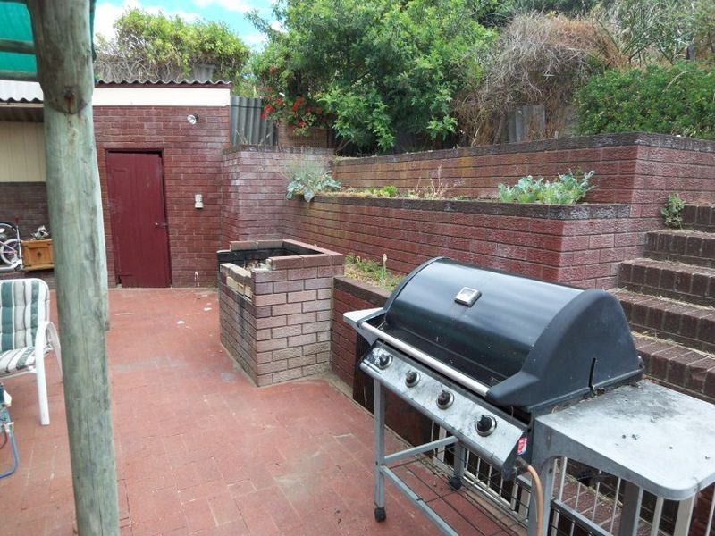 3 Murray Crescent, Halls Head WA 6210