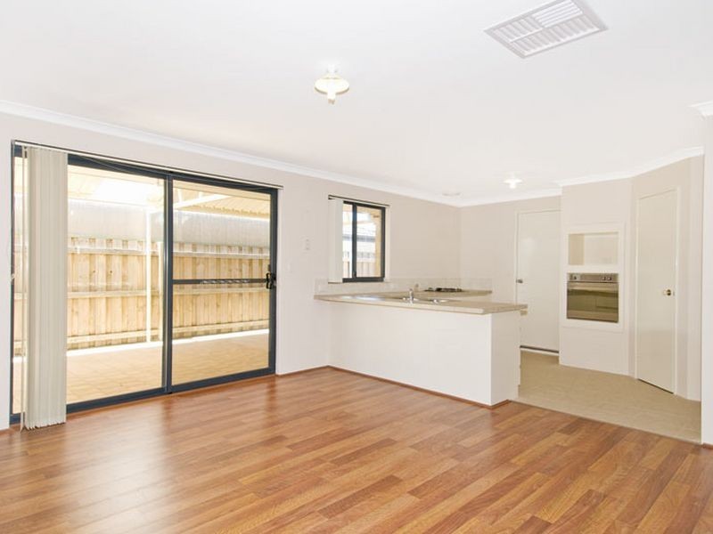 208 Peelwood Parade, Halls Head WA 6210