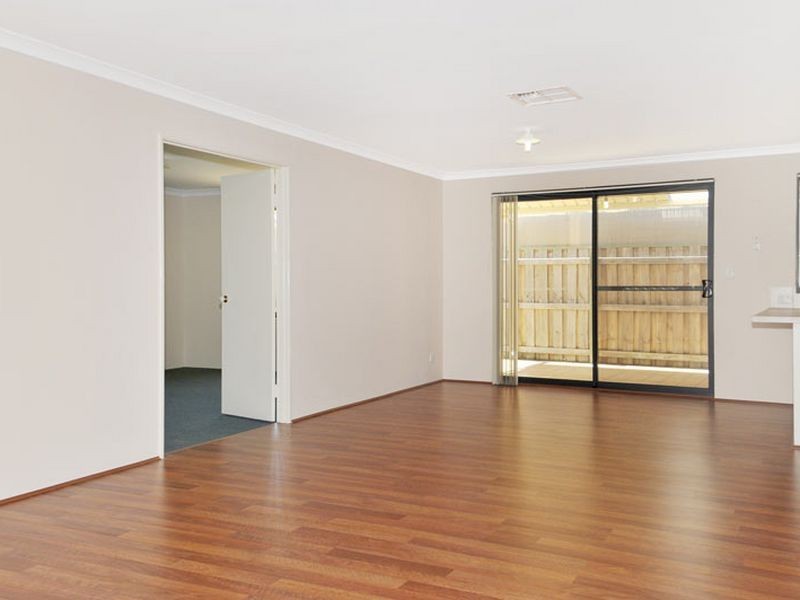 208 Peelwood Parade, Halls Head WA 6210