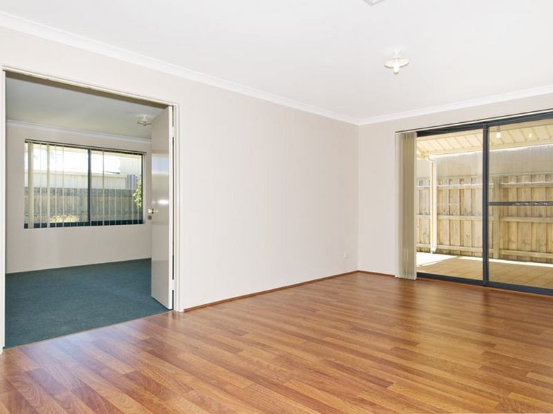 208 Peelwood Parade, Halls Head WA 6210