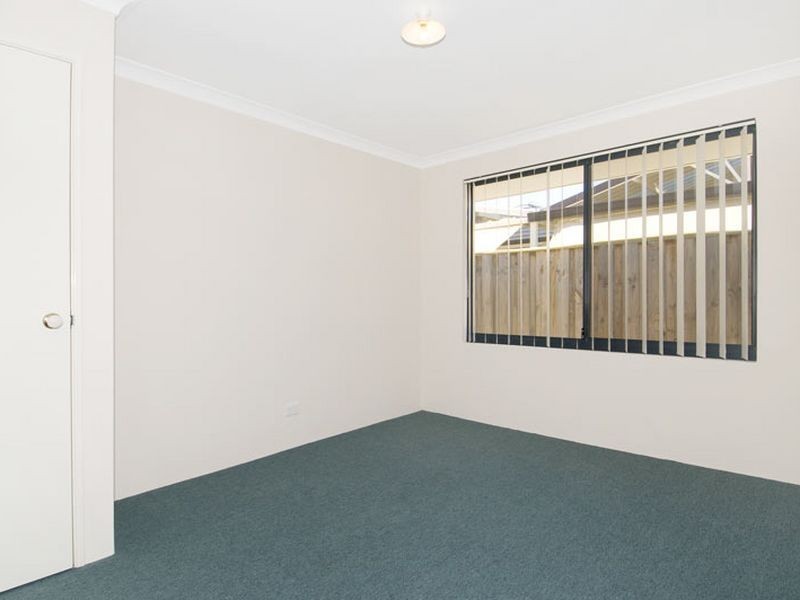 208 Peelwood Parade, Halls Head WA 6210