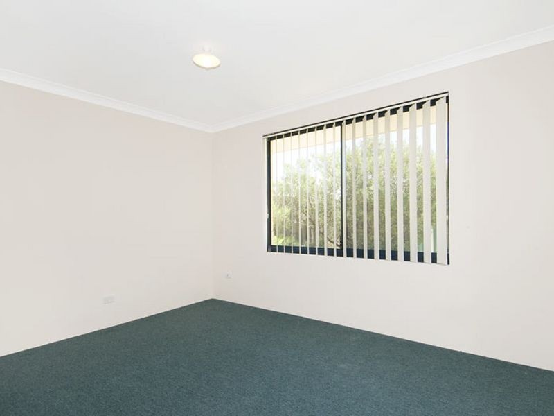 208 Peelwood Parade, Halls Head WA 6210