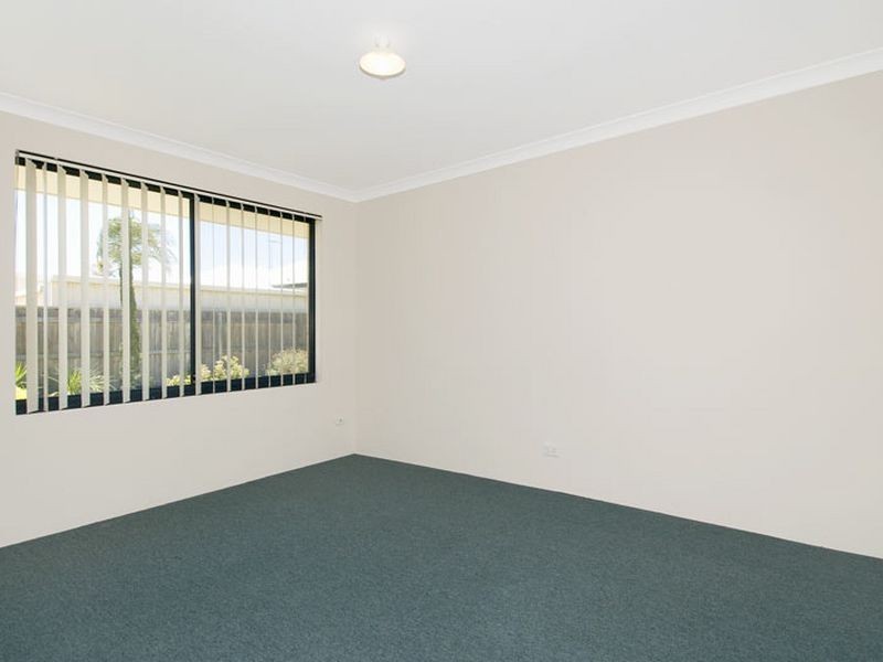 208 Peelwood Parade, Halls Head WA 6210