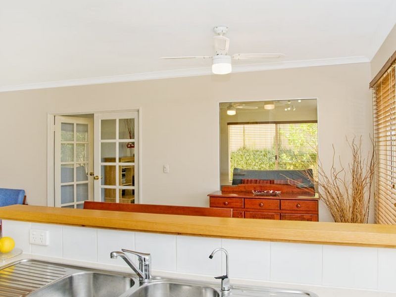 4 Howe Close, San Remo WA 6210
