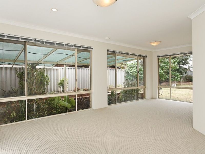 14 Cuvier Place, San Remo WA 6210
