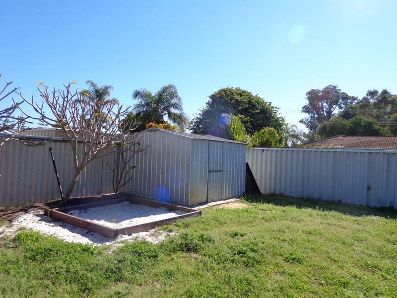 15 Windermere Way, Greenfields WA 6210