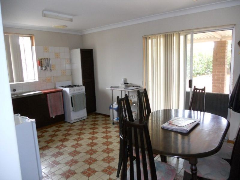 24 Luckhurst Drive, Mandurah WA 6210