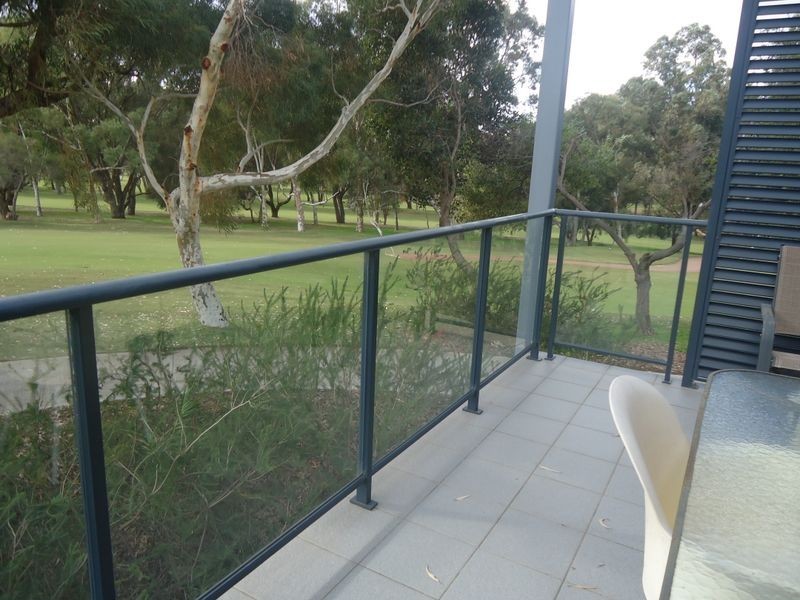 18/44 Golfers Retreat, Halls Head WA 6210