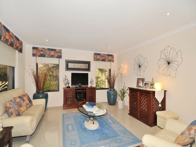 5 Tadorna View, Dudley Park WA 6210