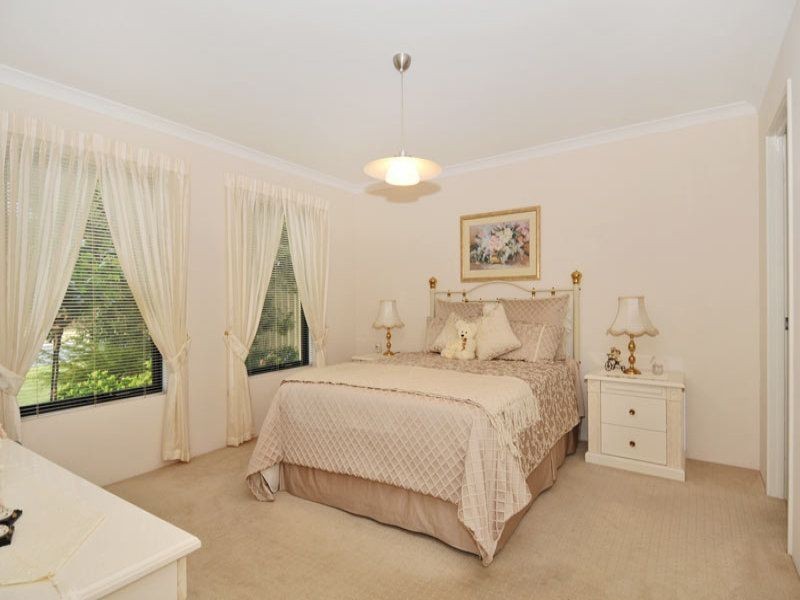 5 Tadorna View, Dudley Park WA 6210