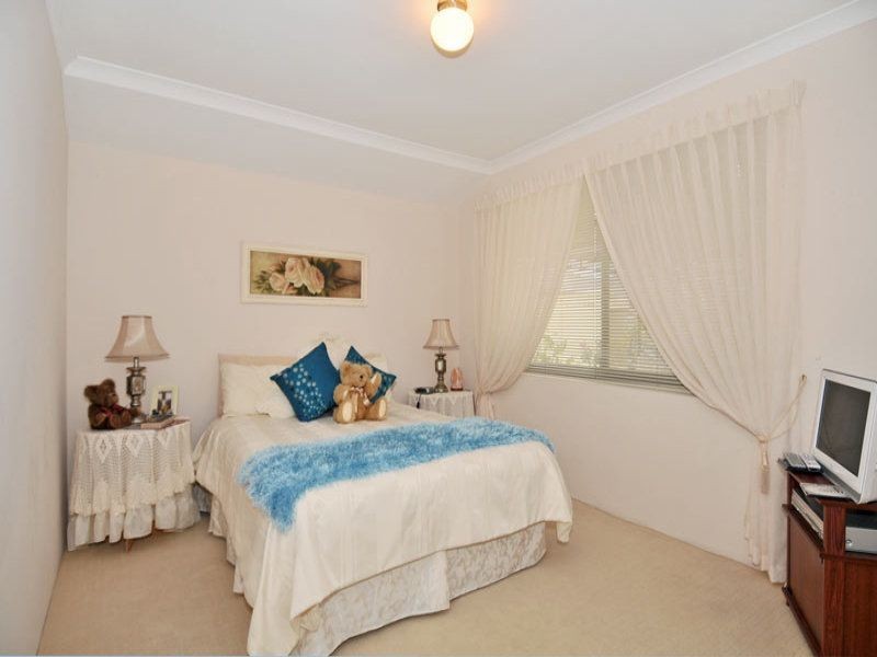 5 Tadorna View, Dudley Park WA 6210