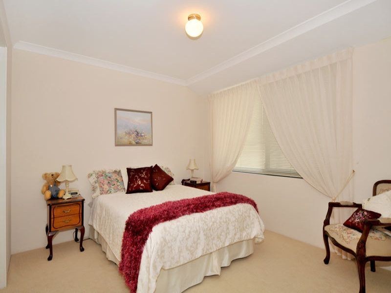 5 Tadorna View, Dudley Park WA 6210