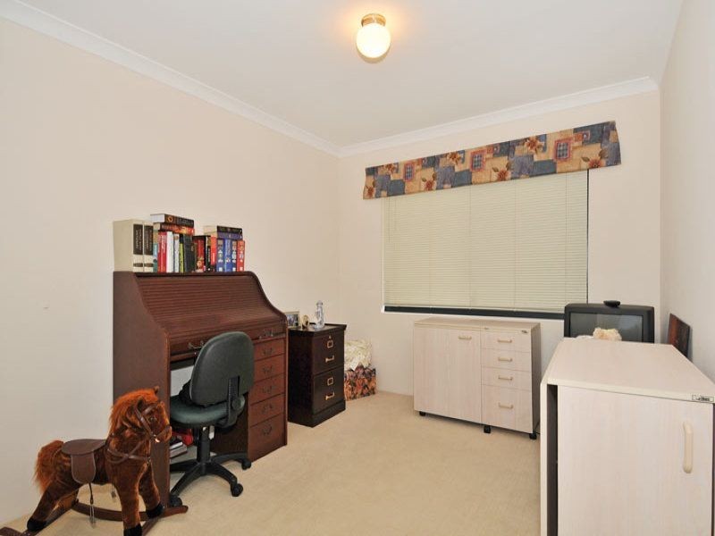 5 Tadorna View, Dudley Park WA 6210