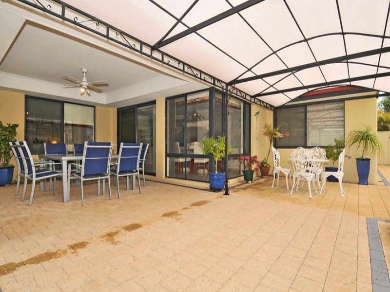 5 Tadorna View, Dudley Park WA 6210