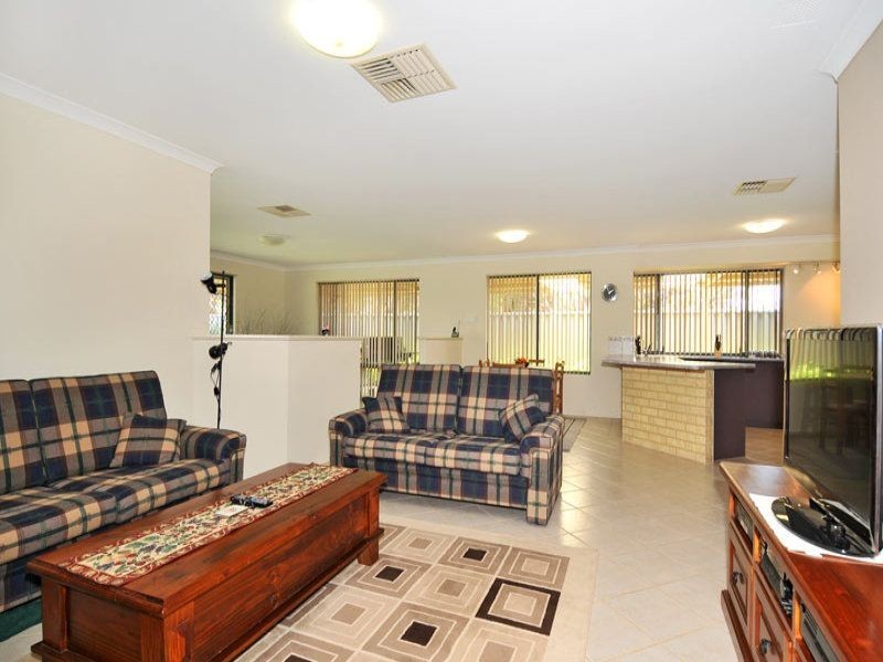 100 Willoughbridge Crescent, Erskine WA 6210