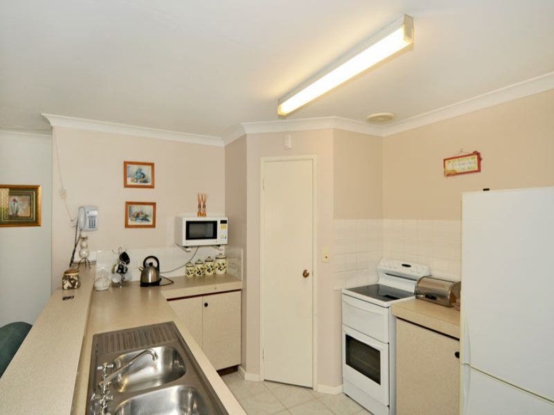 6 Shashta Drive, Greenfields WA 6210