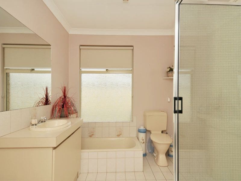 6 Shashta Drive, Greenfields WA 6210