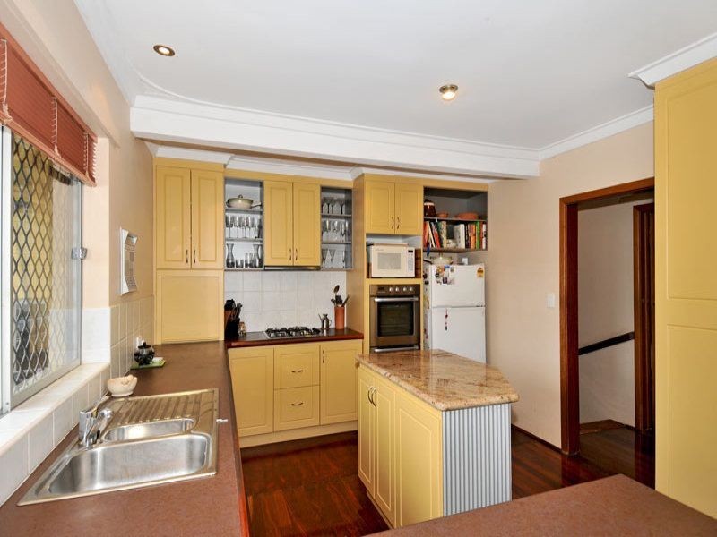 110 Mclarty Road, Halls Head WA 6210