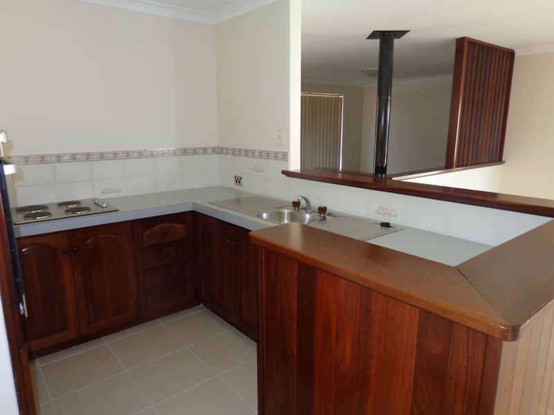 29 Kookerbrook Street, Dudley Park WA 6210