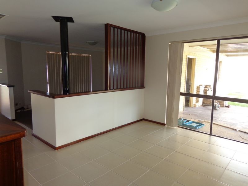 29 Kookerbrook Street, Dudley Park WA 6210