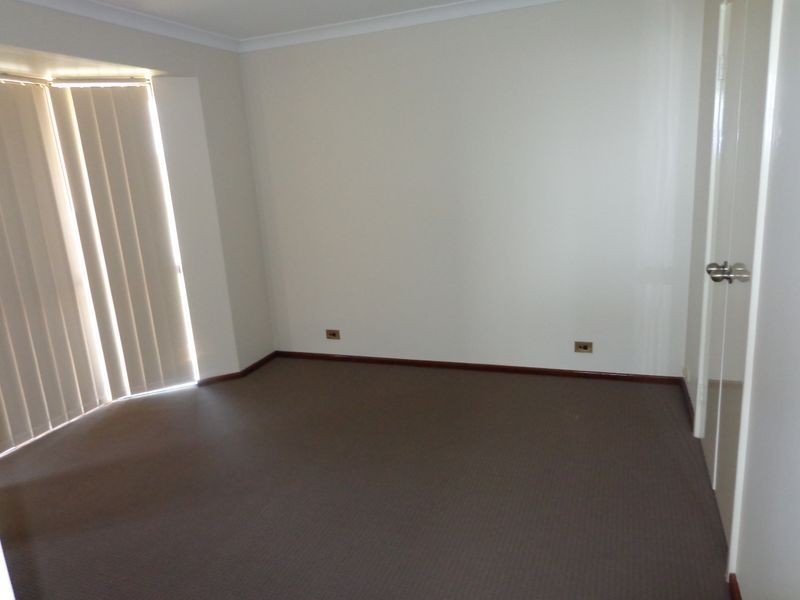 29 Kookerbrook Street, Dudley Park WA 6210