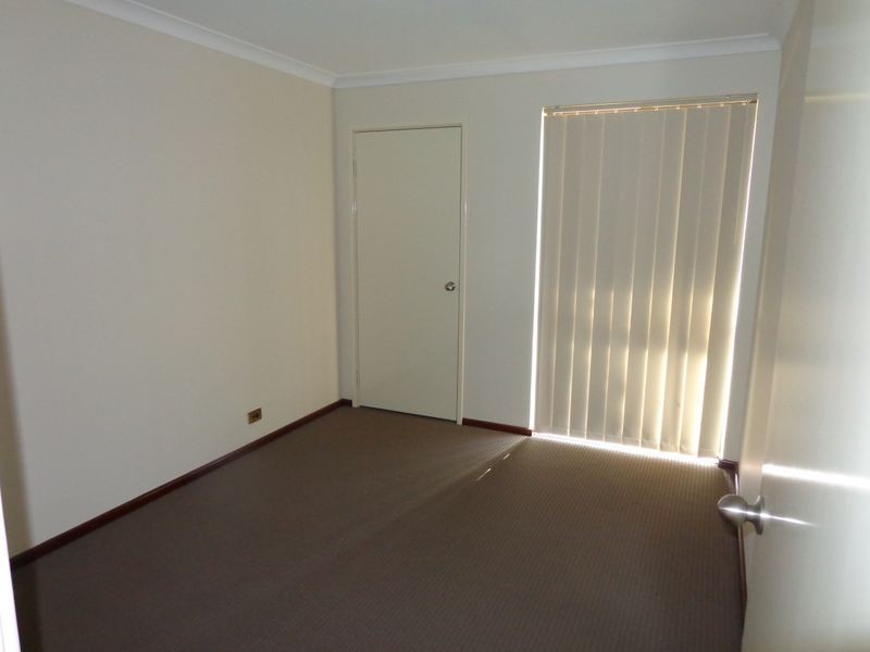 29 Kookerbrook Street, Dudley Park WA 6210