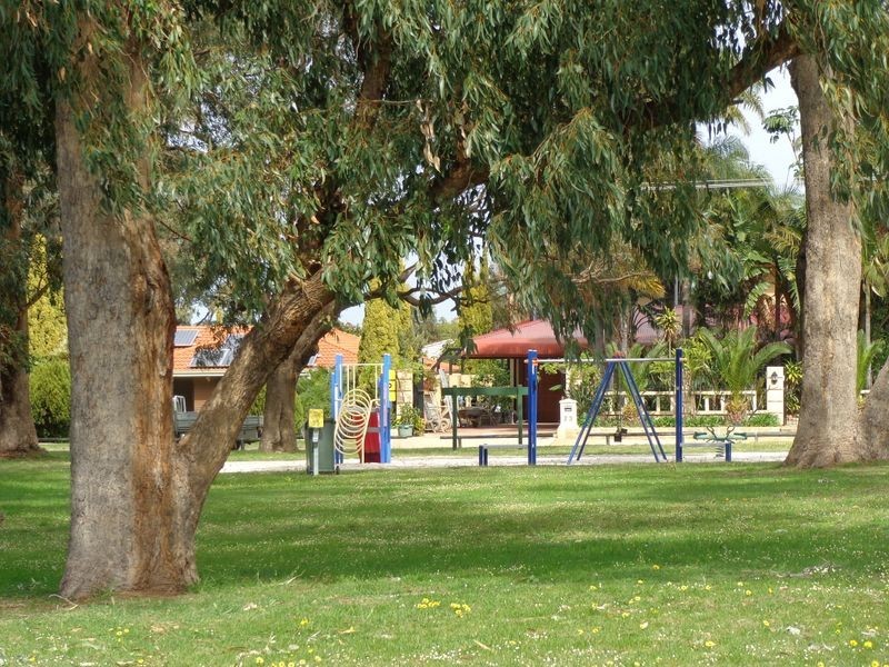 29 Kookerbrook Street, Dudley Park WA 6210