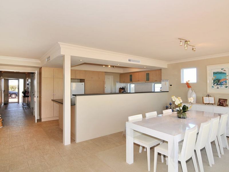 28 Hideaway Cove, Halls Head WA 6210