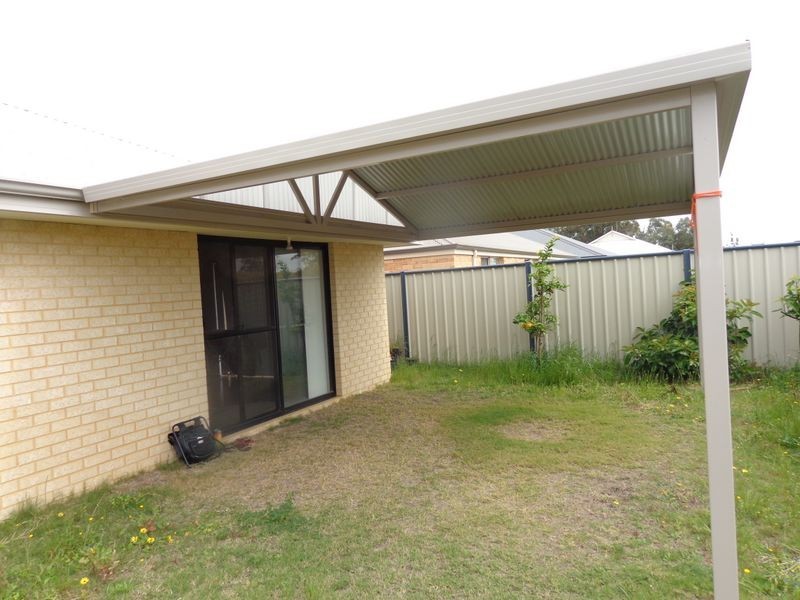 10 Sequin Close, Meadow Springs WA 6210