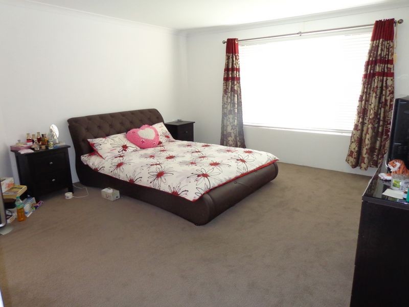 10 Sequin Close, Meadow Springs WA 6210