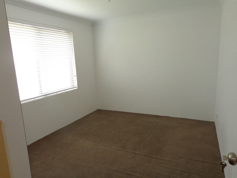 10 Sequin Close, Meadow Springs WA 6210