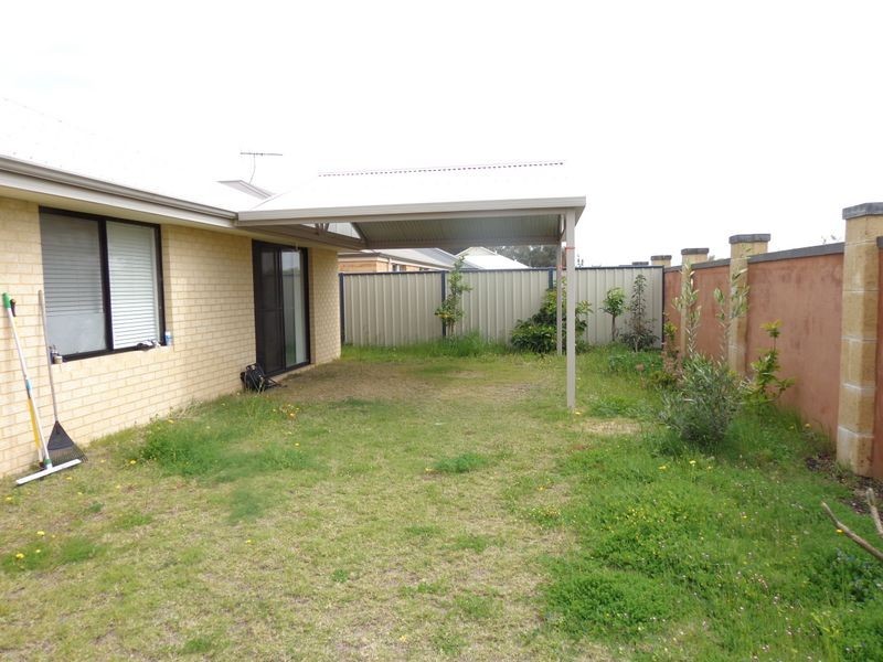 10 Sequin Close, Meadow Springs WA 6210