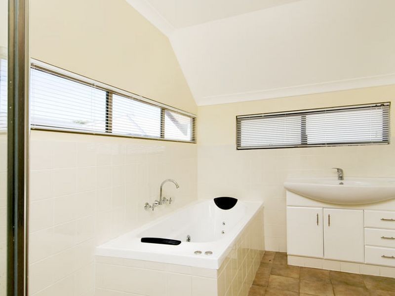 10 Ferguson Street, Falcon WA 6210