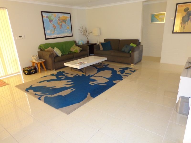 6 Lismore Ridge, Lakelands WA 6180