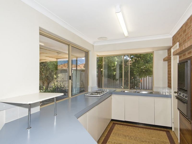 27 Coodanup Drive, Dudley Park WA 6210