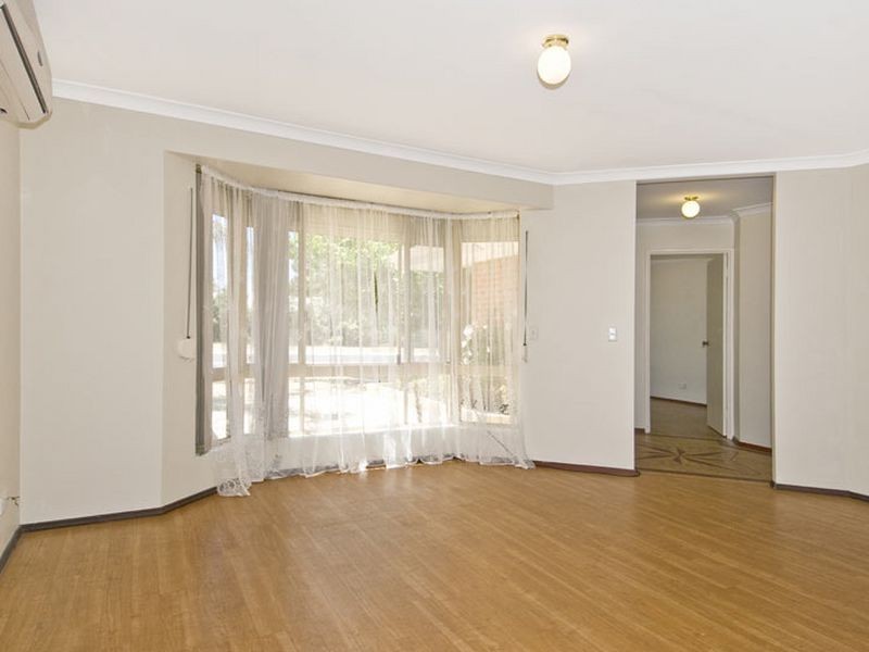 27 Coodanup Drive, Dudley Park WA 6210