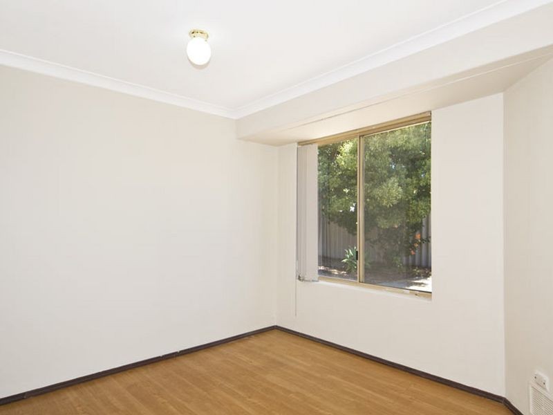 27 Coodanup Drive, Dudley Park WA 6210