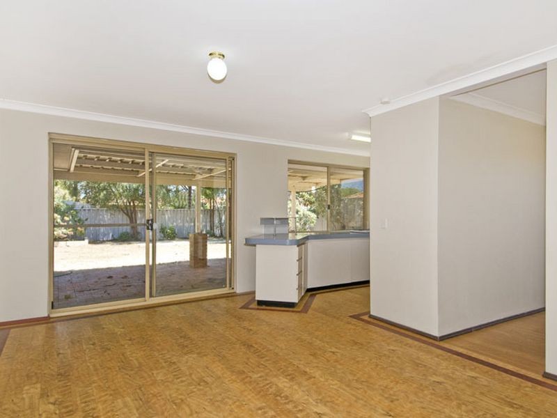 27 Coodanup Drive, Dudley Park WA 6210